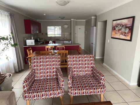Beautiful 3 Bedroom Ground floor apartment - 66 Santini Village Apartment in Plettenberg Bay