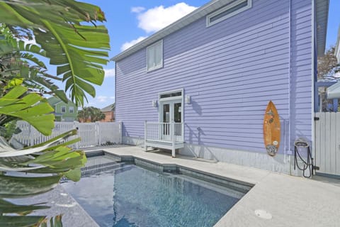 Heated Pool Costa Rica Style Sleeps 10 Steps to Sand, Dogs OK House in Vilano Beach