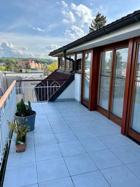Balcony/Terrace, Seating area, City view, Garden view