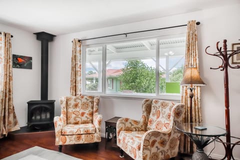 Volcano Cottage House in Volcano