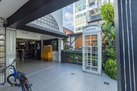 Facade/entrance
