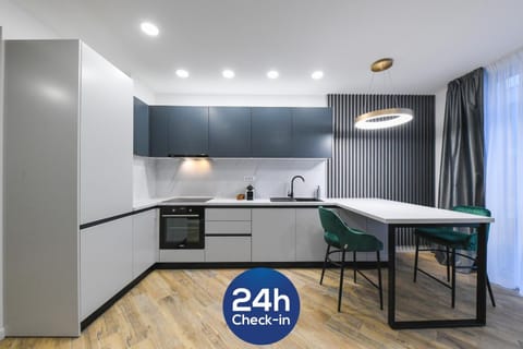 Kitchen or kitchenette, Seating area, Dining area