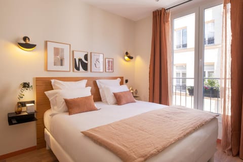 Bed, Photo of the whole room