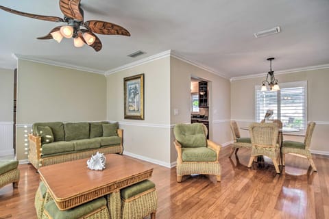 4 Mi to Beach Gem with Pool and Lanai in Seminole! House in Seminole