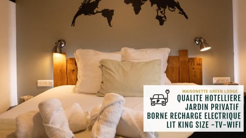 Bedroom, Parking, towels