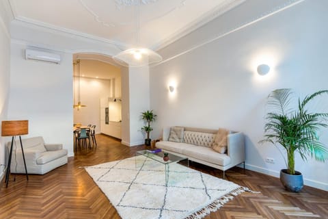 Bed, Living room, air conditioner