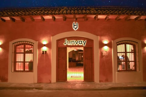 Facade/entrance