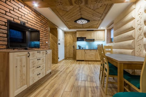 TV and multimedia, Kitchen or kitchenette, Living room, Seating area