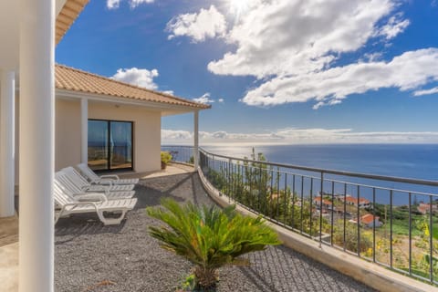 Balcony/Terrace, sunbed