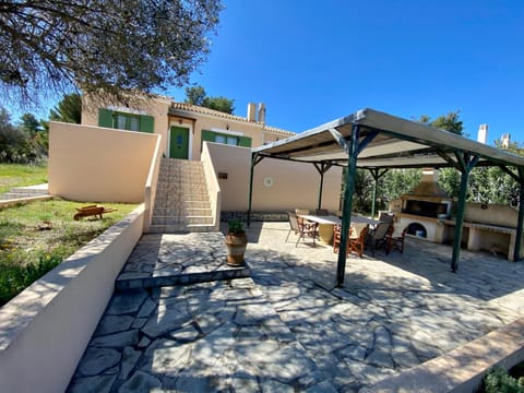 Family D 3 bedroom house with BBQ&Patio in huge estate! Villa in Argolis, Greece