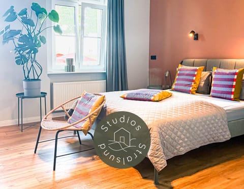 Bed, Photo of the whole room, room service, room service