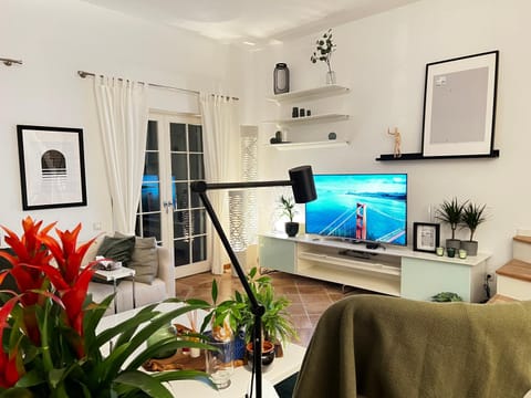 Communal lounge/ TV room, Living room