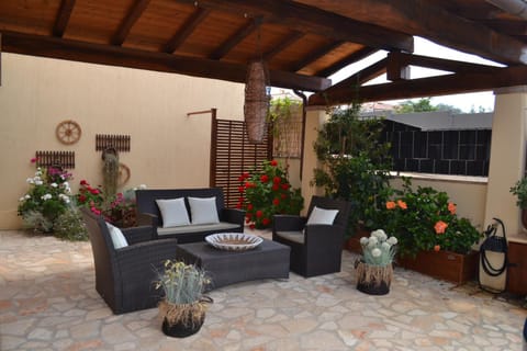 Patio, Inner courtyard view