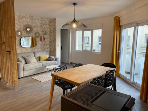 Living room, Seating area, Dining area