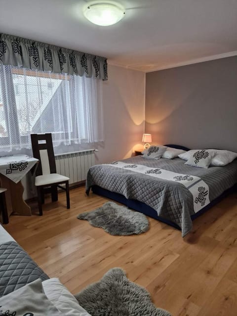 Bed, Living room, Photo of the whole room, Seating area, Bedroom, internet