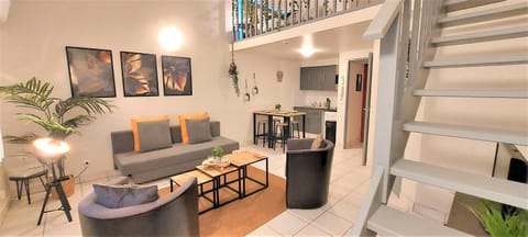 L'ESCALE : Duplex 4 pers. ASTERIX, AEROPORT ROISSY CDG, PARIS Apartment in Île-de-France