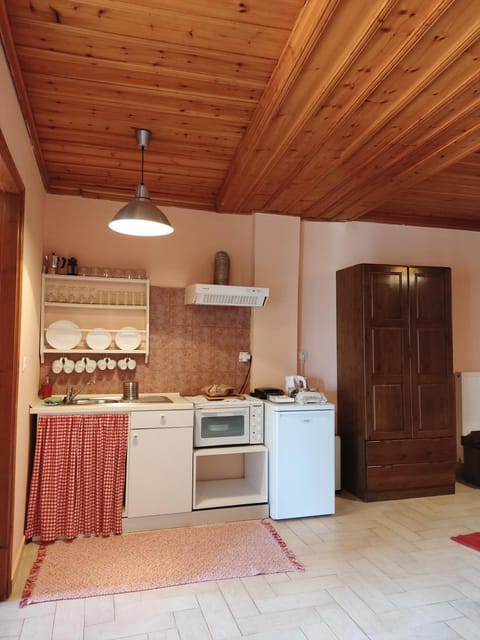 Kristi's Homes - "Beautiful Dome" in Dimitsana House in Arcadia, Greece