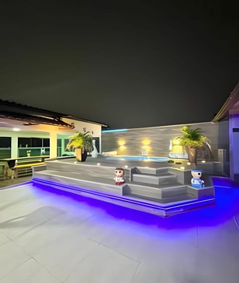 Cobertura com piscina, sauna e churrasqueira House in São Pedro da Aldeia