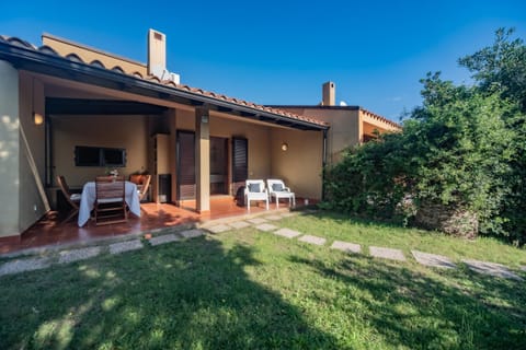 Property building, Patio, Garden