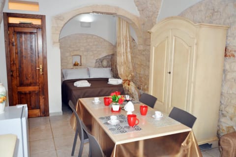 Living room, Seating area, Dining area, wardrobe