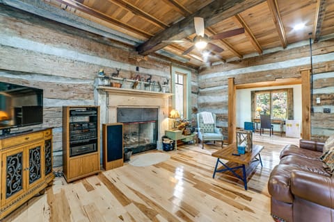 Kentucky Lake Views Cozy Cabin in Waverly! Cabin in Tennessee