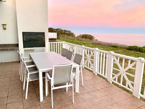 Signature Lodge 3 @ Pinnacle Point Golf Estate House in Western Cape