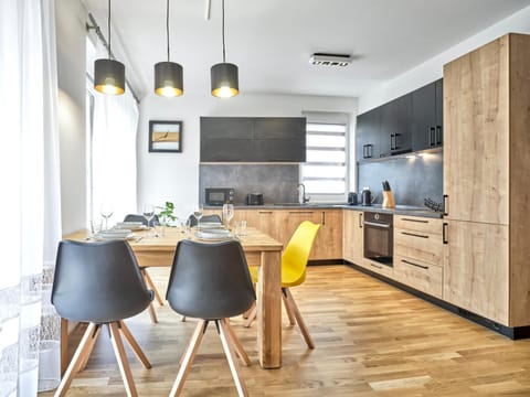 Dining area, kitchen