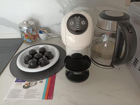 Coffee/tea facilities, Kitchen or kitchenette