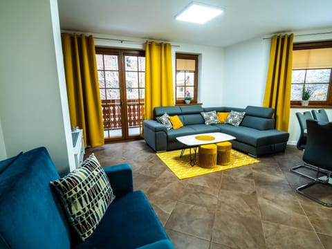 Communal lounge/ TV room, Balcony/Terrace, Living room, Photo of the whole room, Seating area