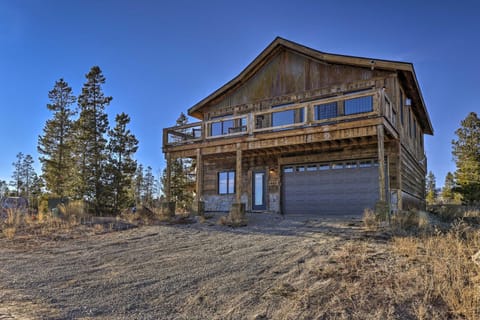Balconies and Idyllic Views Grand Lake Haven! House in Rocky Mountain National Park
