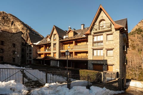 Property building, Natural landscape, Winter