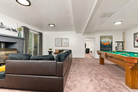 Tanner Basin Retreat House in West Linn