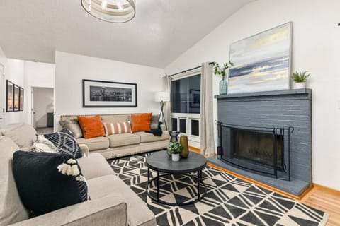 Tanner Basin Retreat House in West Linn