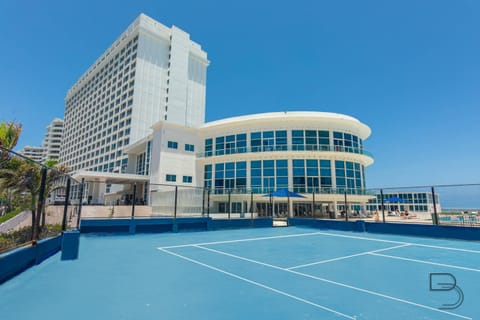 Property building, Day, Tennis court