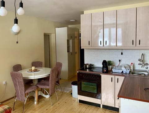 Ski-in & Ski-out, Apartman Filip - 30m from GONDOLA Brzeće Apartment in Serbia