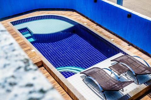 Swimming pool, Swimming pool