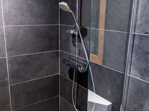 Chalet cosy à l'Alpe d'Huez pour 8 pers avec wifi - FR-1-645-14 Chalet in Huez