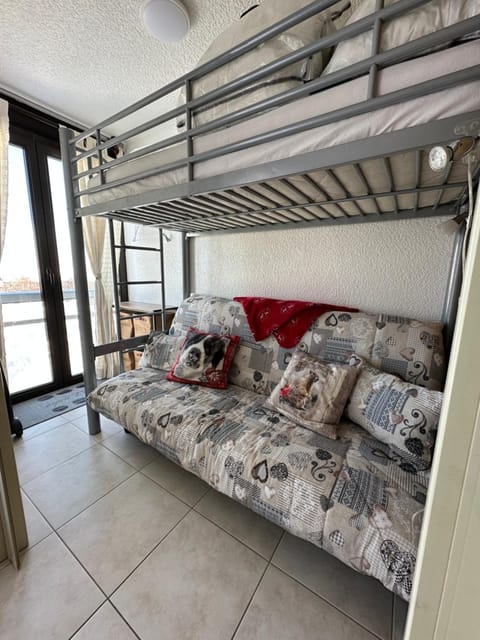 Photo of the whole room, Bedroom, bunk bed