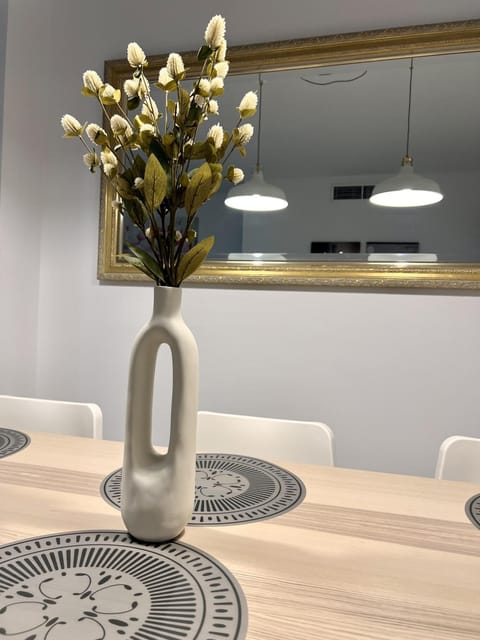 Decorative detail, Dining area