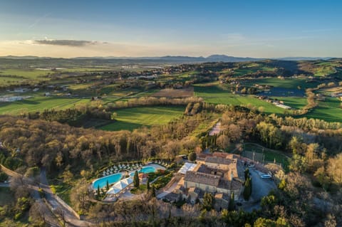 Property building, Bird's eye view, Swimming pool