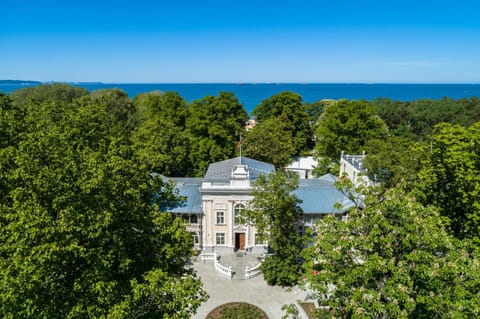 Property building, Day, Natural landscape, Bird's eye view, Sea view
