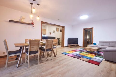 Living room, Dining area, kitchen