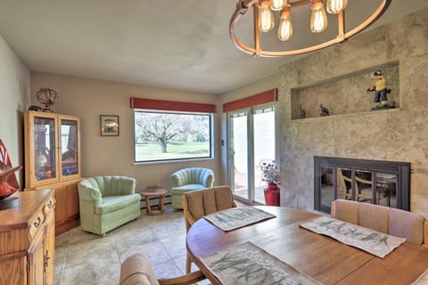 Grand Junction Golf Course Condo with Balconies House in Grand Junction