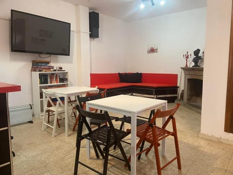 Communal lounge/ TV room, Game Room, Living room, minibar