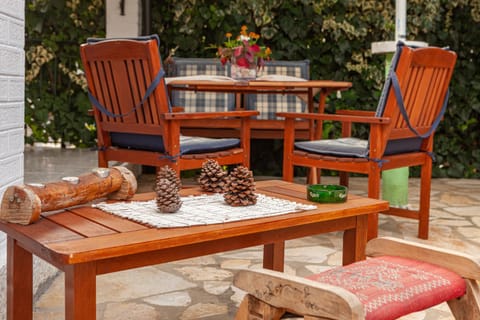 Patio, Seating area