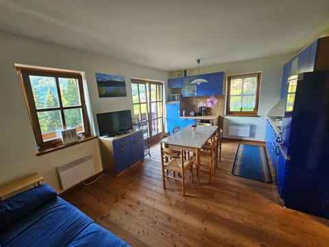 Kitchen or kitchenette, Living room, Dining area