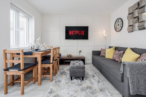 Living room, Seating area, Dining area