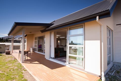 Property building, Patio, Day, BBQ facilities