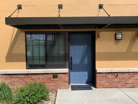 Facade/entrance