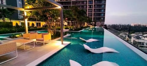 Pool view, Swimming pool, Swimming pool